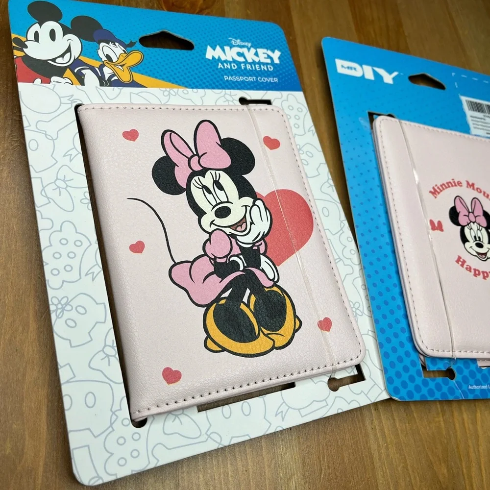 Disney Minnie Mouse Pink Passport Covers. Sold per piece. - Picture 2 of 3